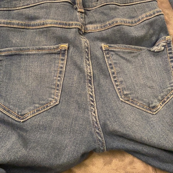Hollister High Rise Jean Legging. (Size 00S) - Picture 7 of 7
